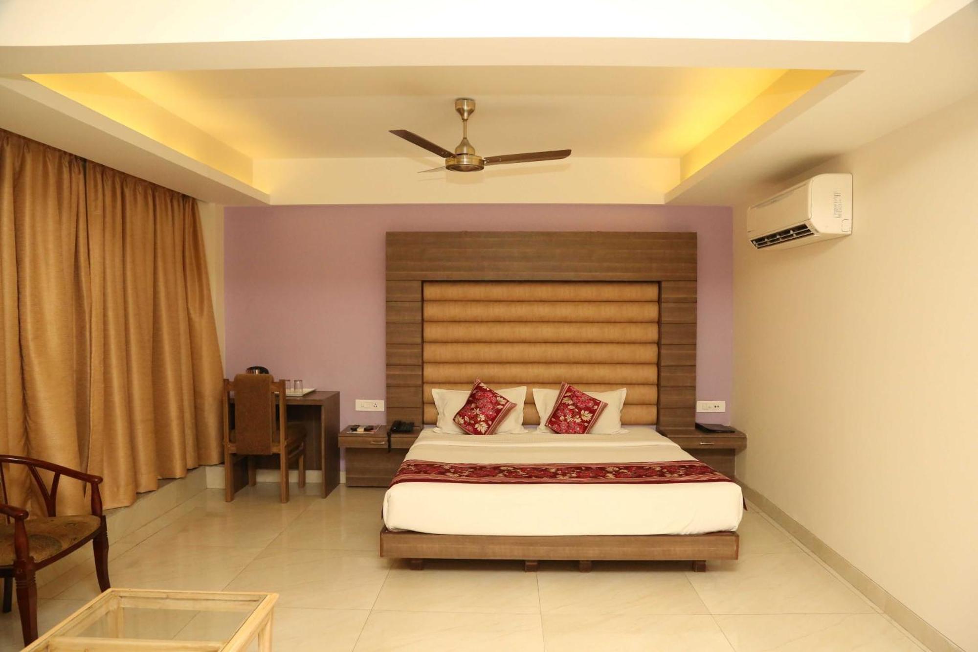 Palette Hotel Nisarga By Sunday Bhopal Exterior photo