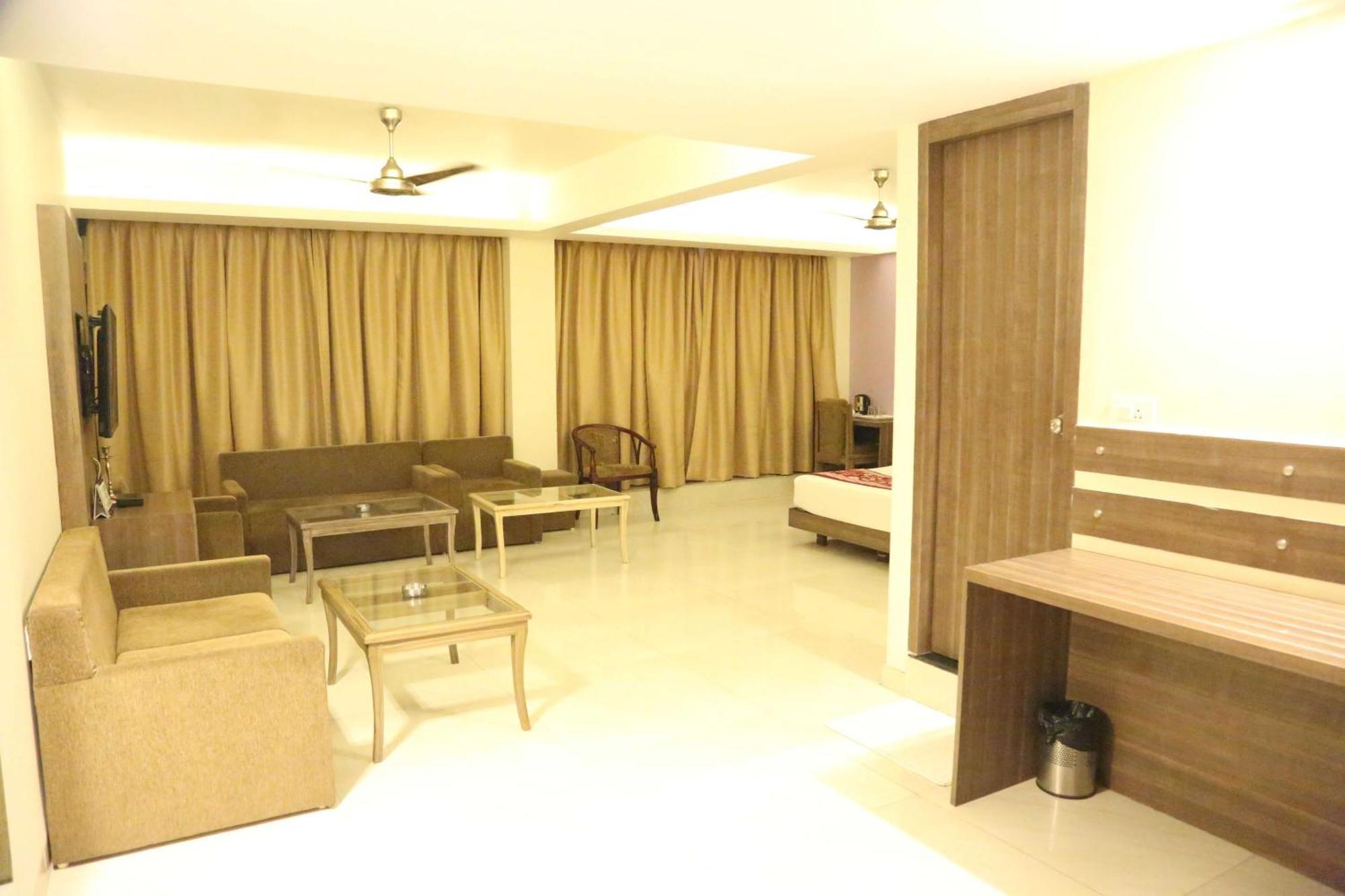 Palette Hotel Nisarga By Sunday Bhopal Exterior photo